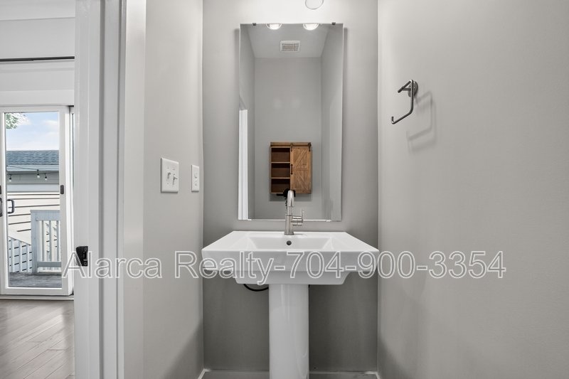 For Rent: 924 Van Every St Charlotte NC 28205 property image