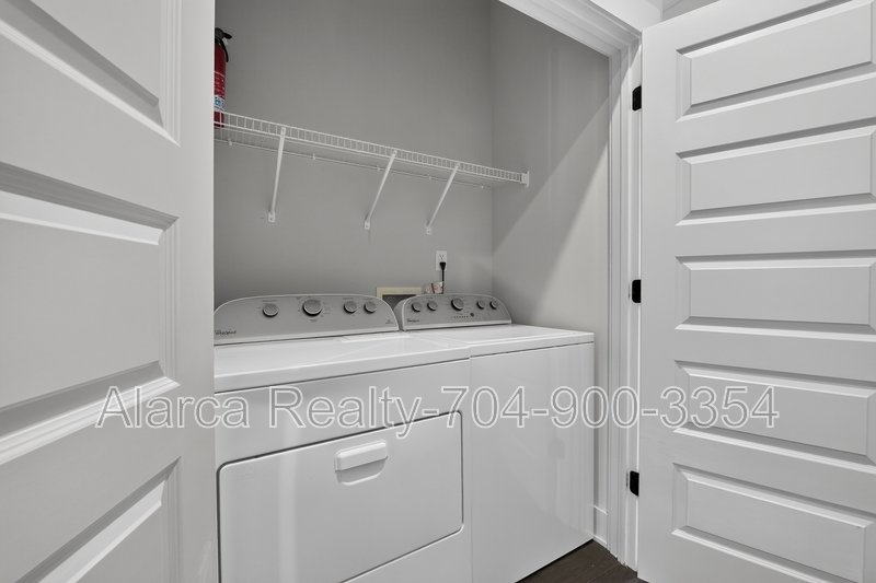 For Rent: 924 Van Every St Charlotte NC 28205 property image