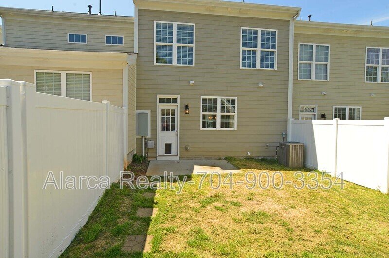 For Rent: 136 Morning Mist Ln Apt B Mooresville NC 28117 property image