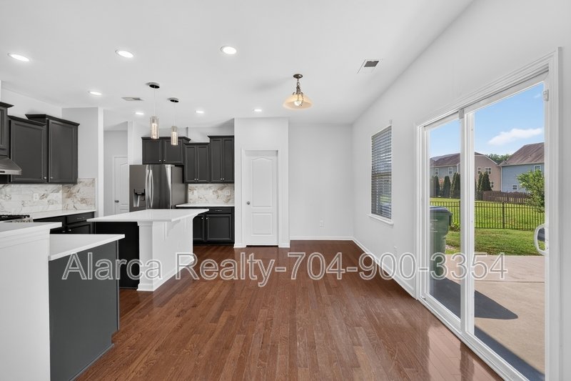 For Rent: 10431 Paisley Abbey Ln Charlotte NC 28273 property image