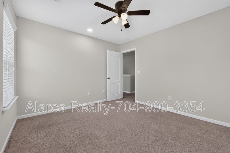 For Rent: 10431 Paisley Abbey Ln Charlotte NC 28273 property image