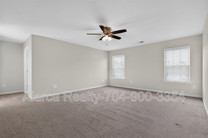For Rent: 10431 Paisley Abbey Ln Charlotte NC 28273 property image