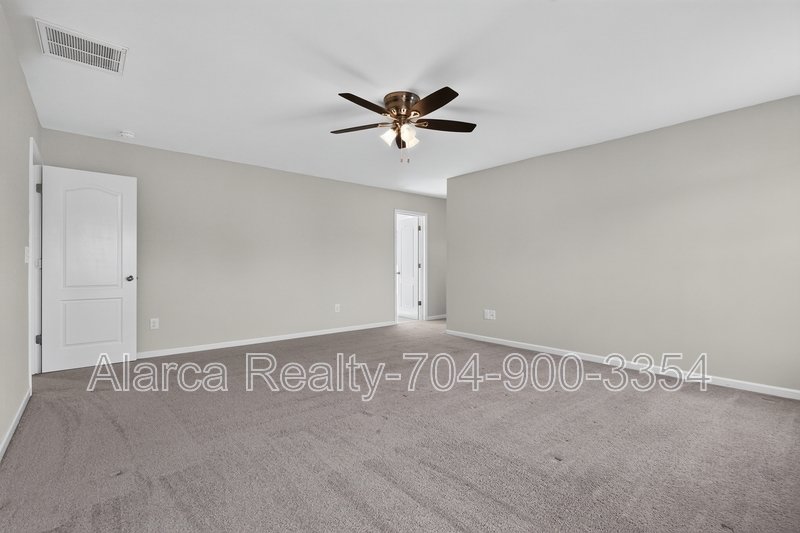 For Rent: 10431 Paisley Abbey Ln Charlotte NC 28273 property image