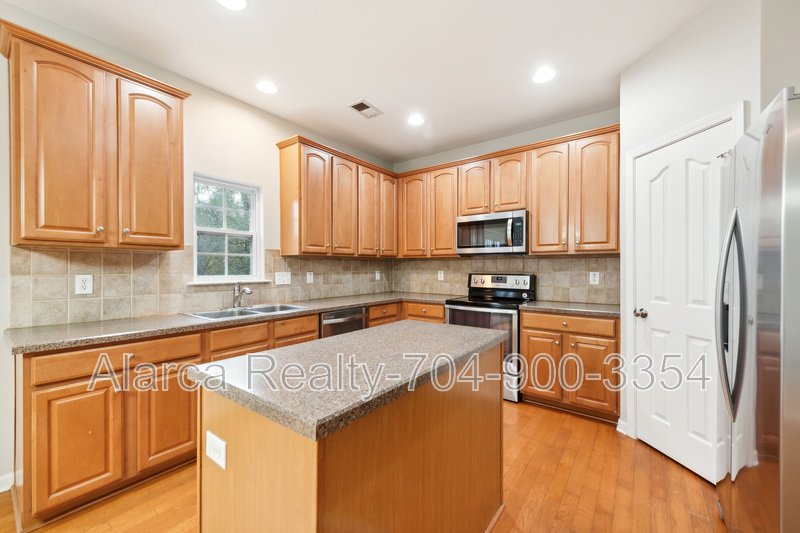 For Rent: 	2901 Meherrin Ct Waxhaw NC 28173 property image