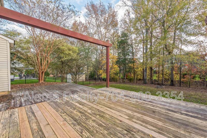 For Rent: 	2901 Meherrin Ct Waxhaw NC 28173 property image