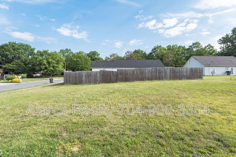 For Rent: 6532 David Ave Charlotte NC 28214 property image