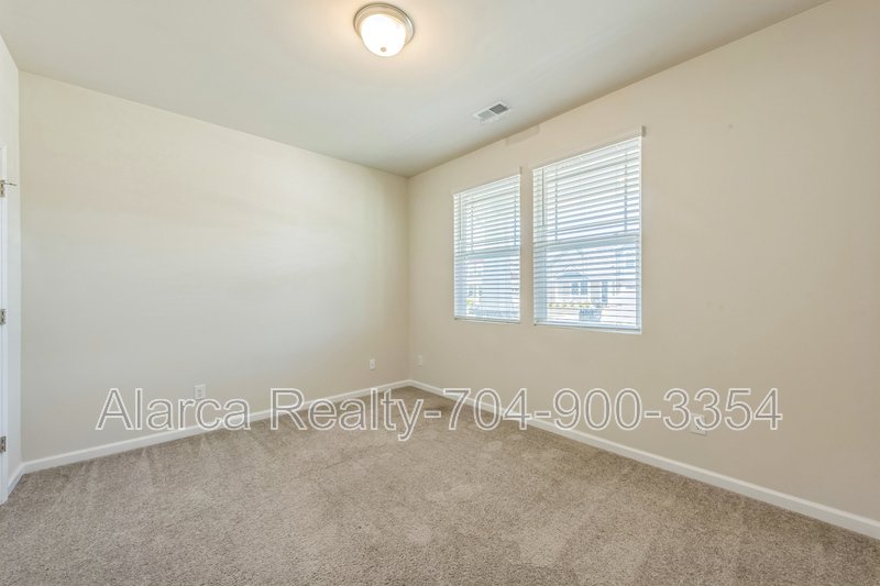 For Rent: 9118 Buckley Ct, Charlotte, NC 28269 property image