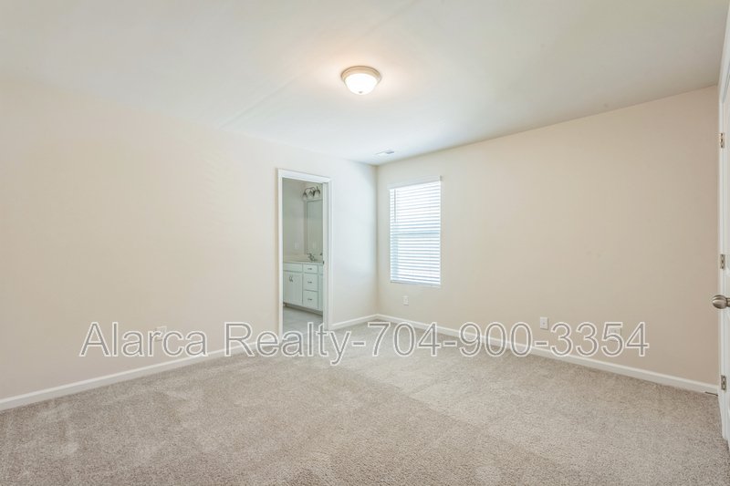 For Rent: 9118 Buckley Ct, Charlotte, NC 28269 property image