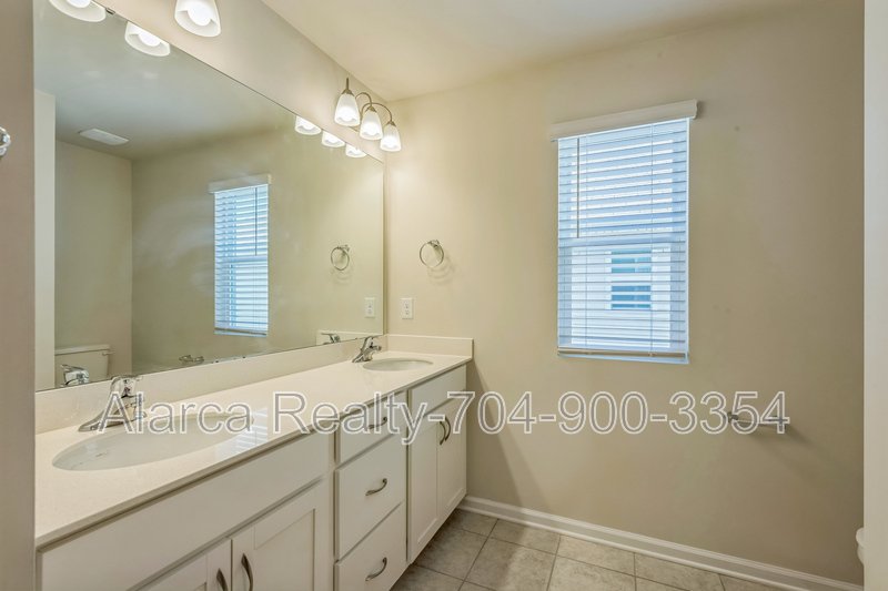 For Rent: 9118 Buckley Ct, Charlotte, NC 28269 property image