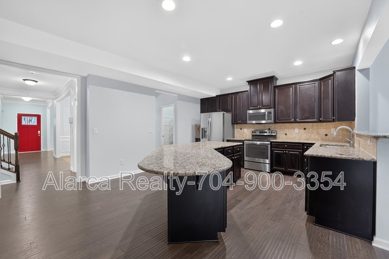 For Rent: 5804 Selkirkshire Rd Charlotte NC 28278 property image