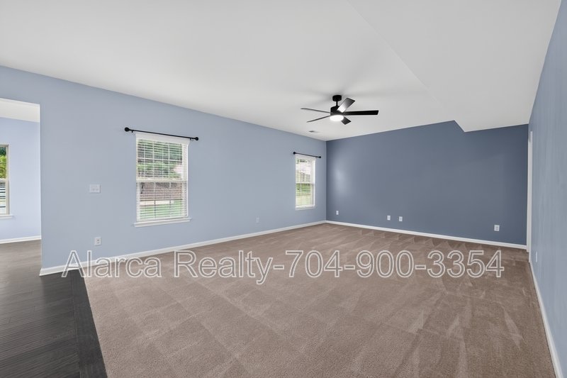 For Rent: 5804 Selkirkshire Rd Charlotte NC 28278 property image