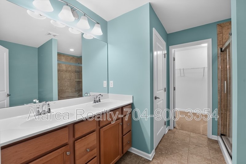 For Rent: 5804 Selkirkshire Rd Charlotte NC 28278 property image