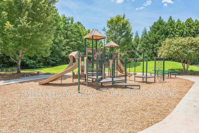 For Rent: 1020 Ridge Haven Rd, Waxhaw, NC 28173 property image