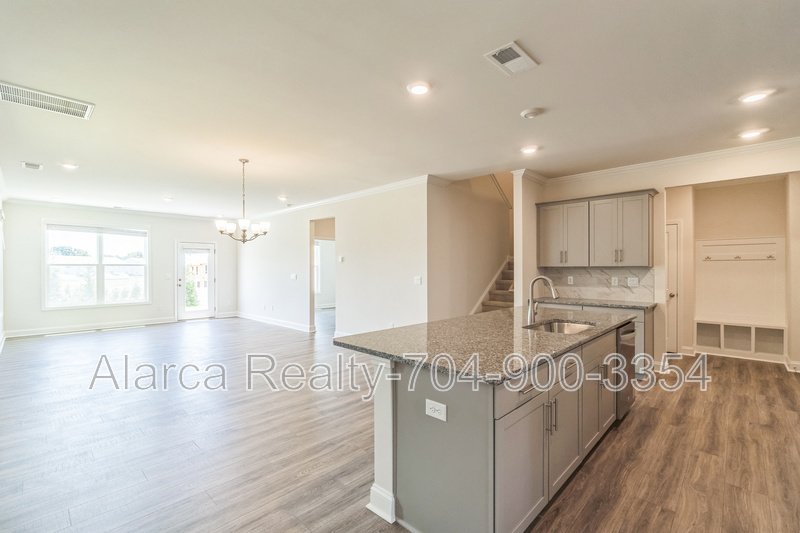 For Rent: 7871 Iron Rd Sherrills Ford NC 28673 property image