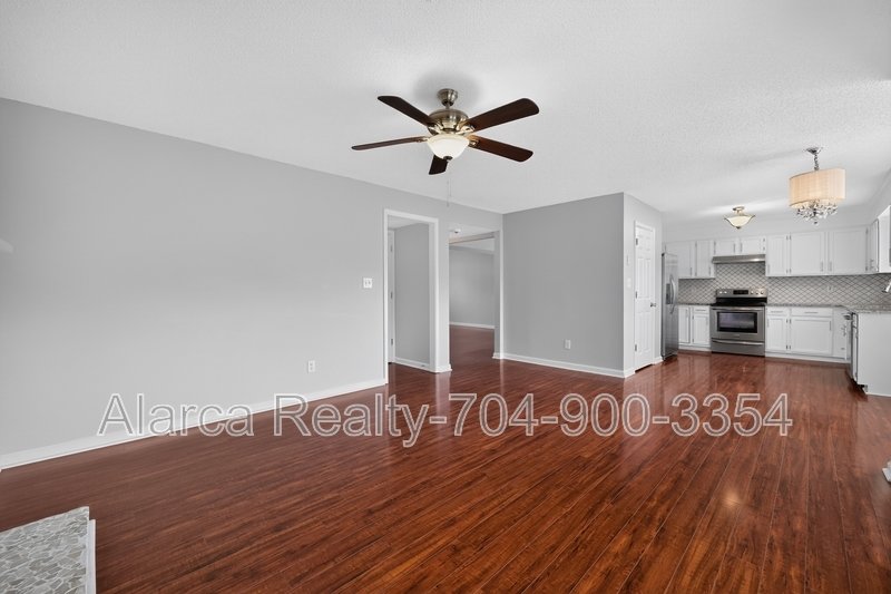 For Rent: 1901 Misty Vale Rd Charlotte NC 28214 property image