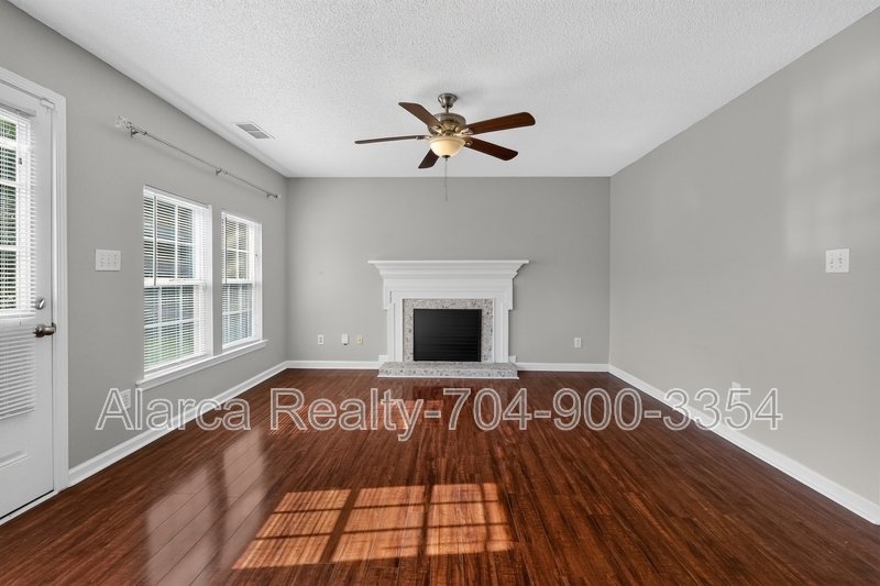 For Rent: 1901 Misty Vale Rd Charlotte NC 28214 property image