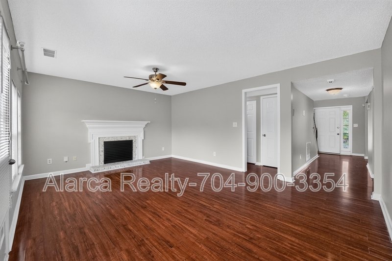 For Rent: 1901 Misty Vale Rd Charlotte NC 28214 property image