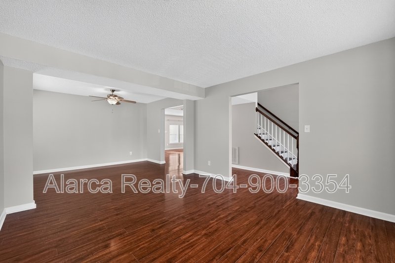 For Rent: 1901 Misty Vale Rd Charlotte NC 28214 property image