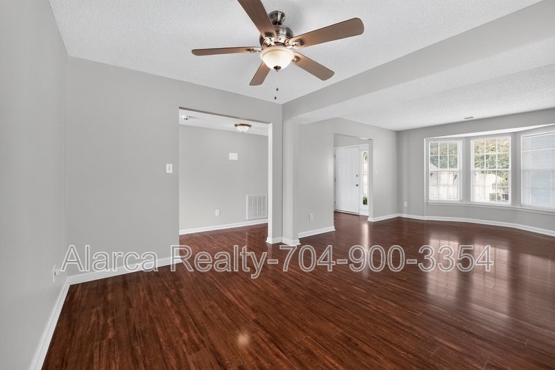 For Rent: 1901 Misty Vale Rd Charlotte NC 28214 property image