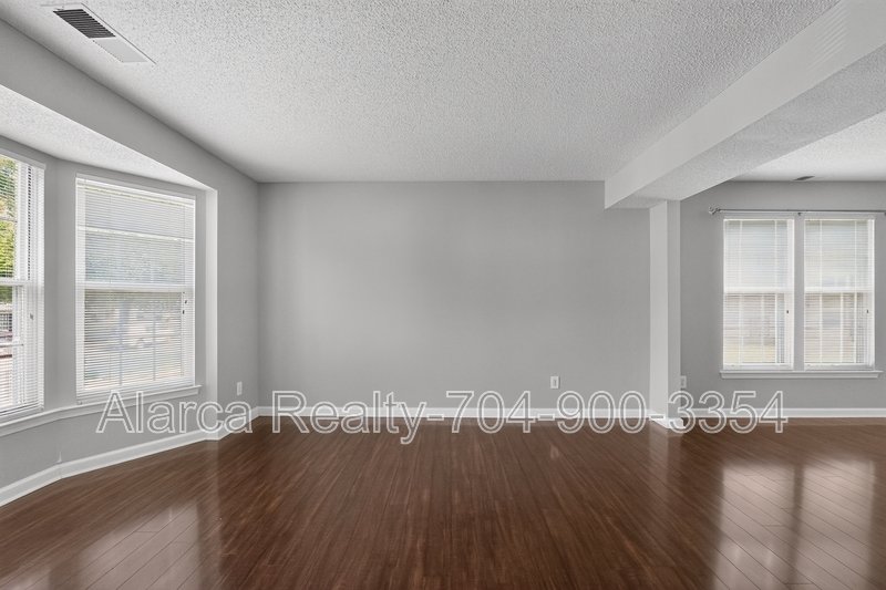 For Rent: 1901 Misty Vale Rd Charlotte NC 28214 property image