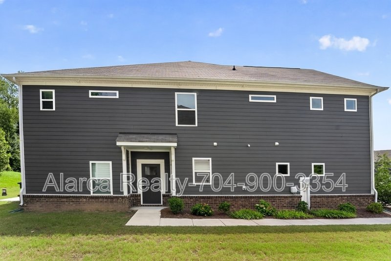 For Rent: 230 Quinn Rd # 21 Matthews NC 28104 property image