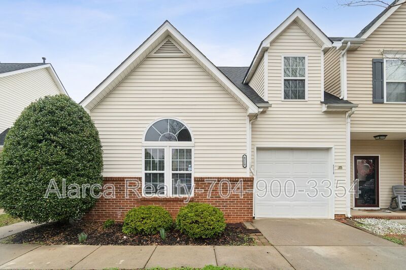 For Rent: 4218 Amherst Villa Ct Charlotte NC 28273 property image