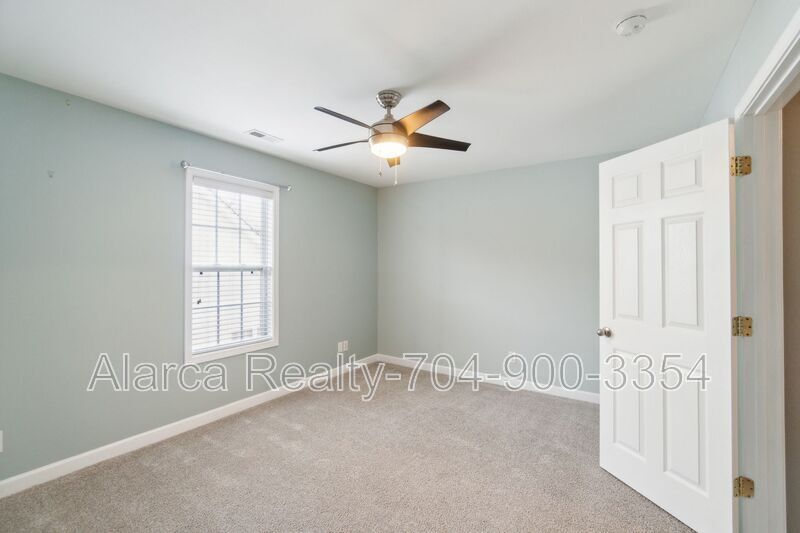 For Rent: 4218 Amherst Villa Ct Charlotte NC 28273 property image