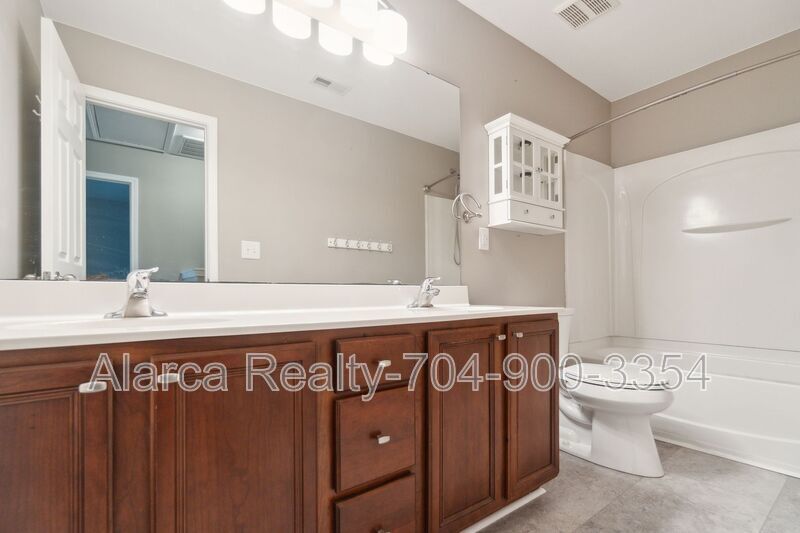 For Rent: 4218 Amherst Villa Ct Charlotte NC 28273 property image