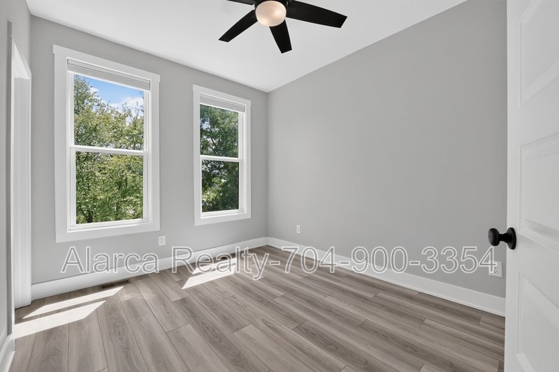 For Rent: 5018 Tiny Ln Charlotte NC 28203 property image