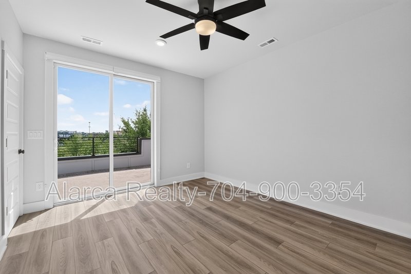 For Rent: 5018 Tiny Ln Charlotte NC 28203 property image