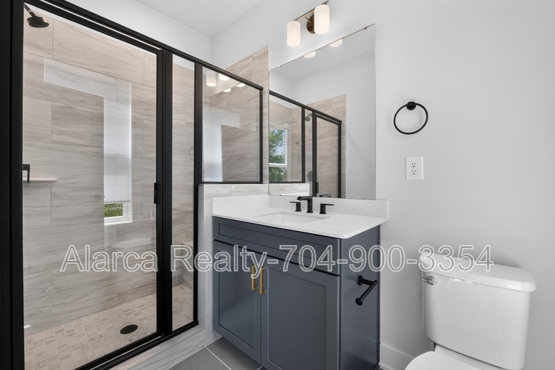For Rent: 5018 Tiny Ln Charlotte NC 28203 property image