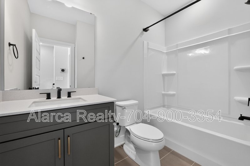 For Rent: 5018 Tiny Ln Charlotte NC 28203 property image