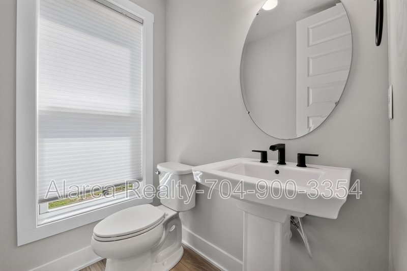 For Rent: 5018 Tiny Ln Charlotte NC 28203 property image