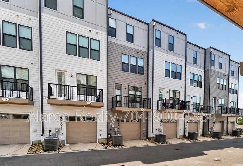 For Rent: 5018 Tiny Ln Charlotte NC 28203 property image