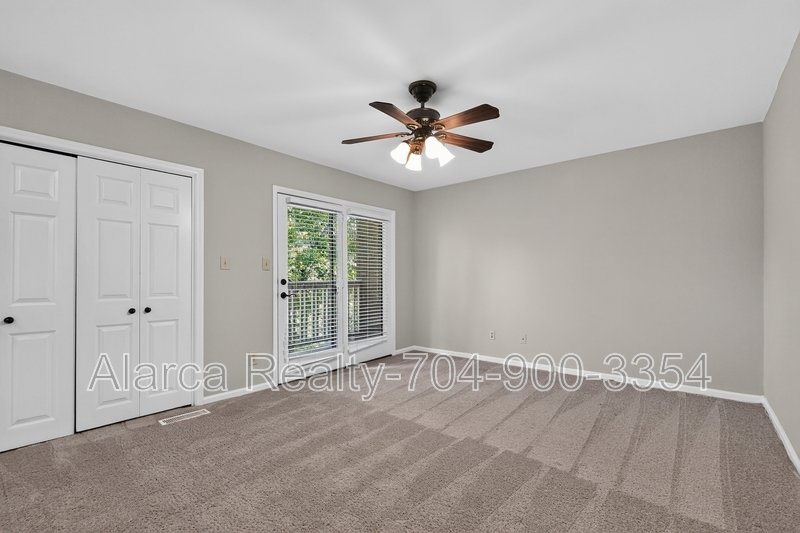 For Rent: 333 Circle Ave #R Charlotte NC 28207 property image