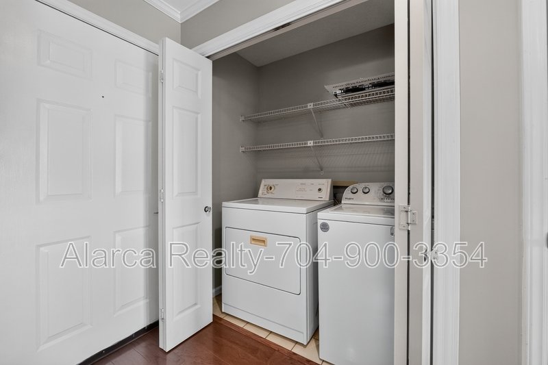 For Rent: 333 Circle Ave #R Charlotte NC 28207 property image