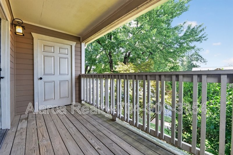 For Rent: 333 Circle Ave #R Charlotte NC 28207 property image