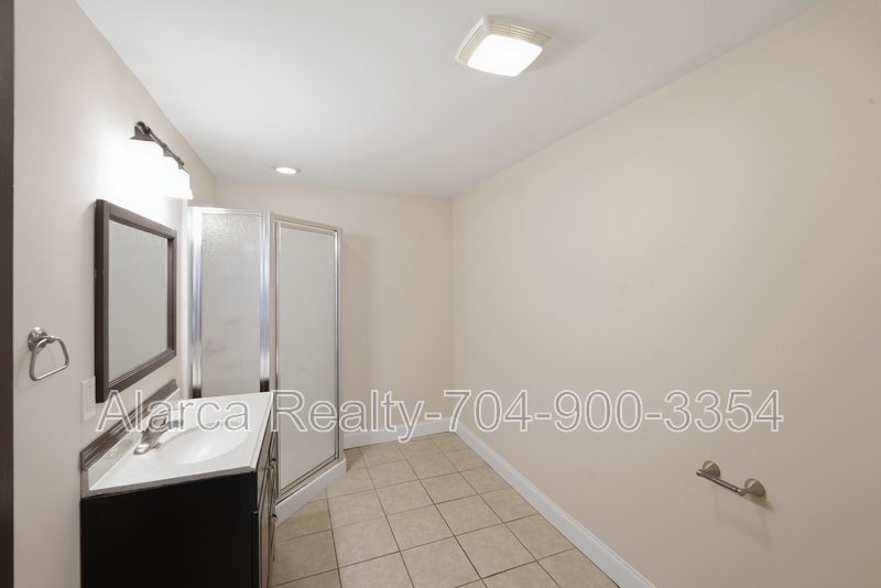For Rent: 1542 Monument Ave Gastonia NC 28052 property image