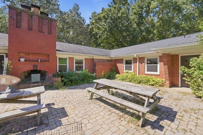 For Rent: 1542 Monument Ave Gastonia NC 28052 property image