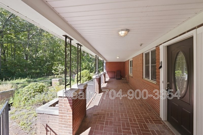 For Rent: 1542 Monument Ave Gastonia NC 28052 property image