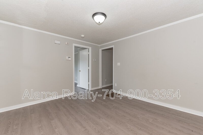 For Rent: 9333 Kendall Dr Charlotte NC 28214 property image