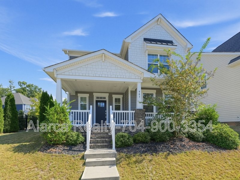 For Rent: 903 Claires Creek Ln Davidson NC 28036 property image