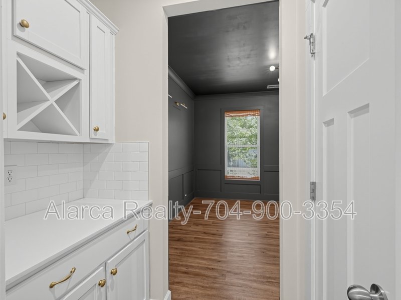 For Rent: 903 Claires Creek Ln Davidson NC 28036 property image