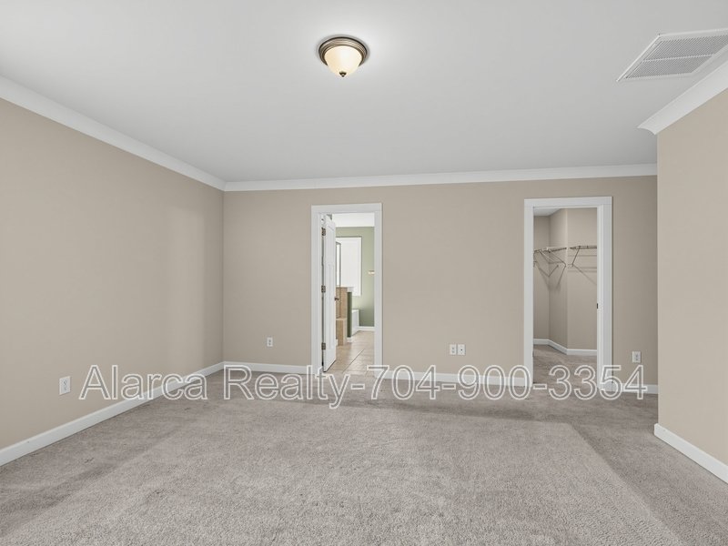 For Rent: 903 Claires Creek Ln Davidson NC 28036 property image