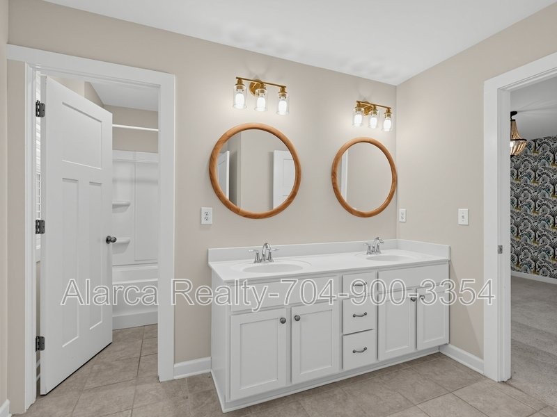For Rent: 903 Claires Creek Ln Davidson NC 28036 property image