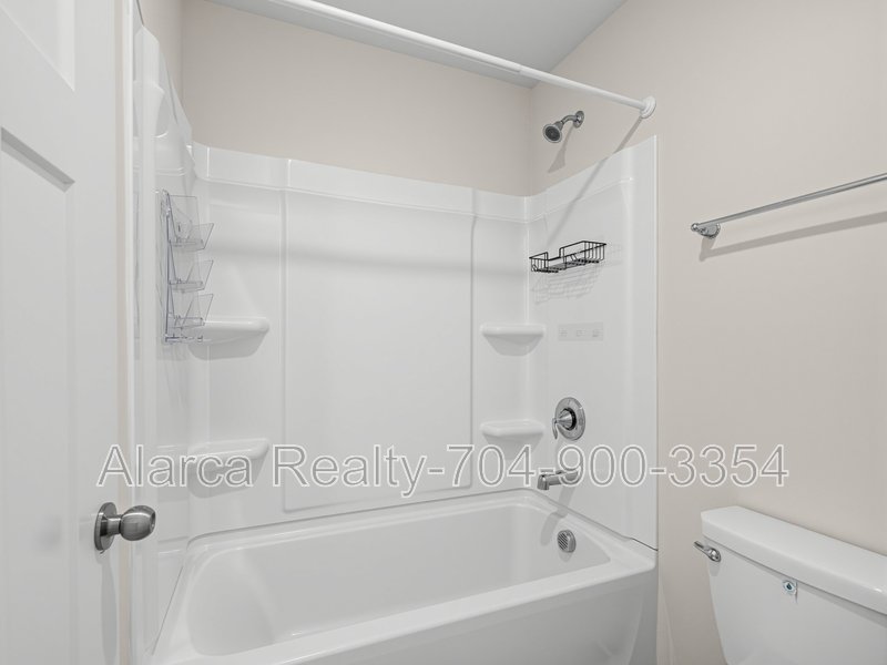 For Rent: 903 Claires Creek Ln Davidson NC 28036 property image