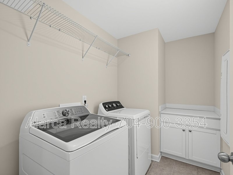 For Rent: 903 Claires Creek Ln Davidson NC 28036 property image