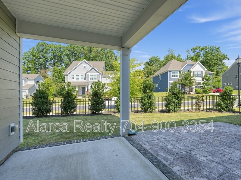 For Rent: 903 Claires Creek Ln Davidson NC 28036 property image