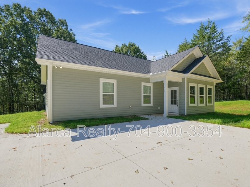 For Rent: 438 Weathers Creek Rd Troutman NC 28166 property image