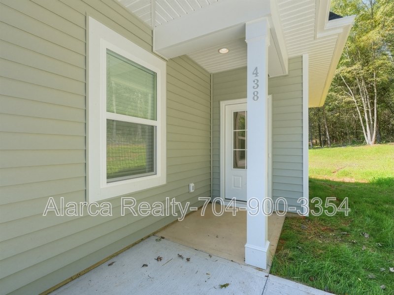 For Rent: 438 Weathers Creek Rd Troutman NC 28166 property image
